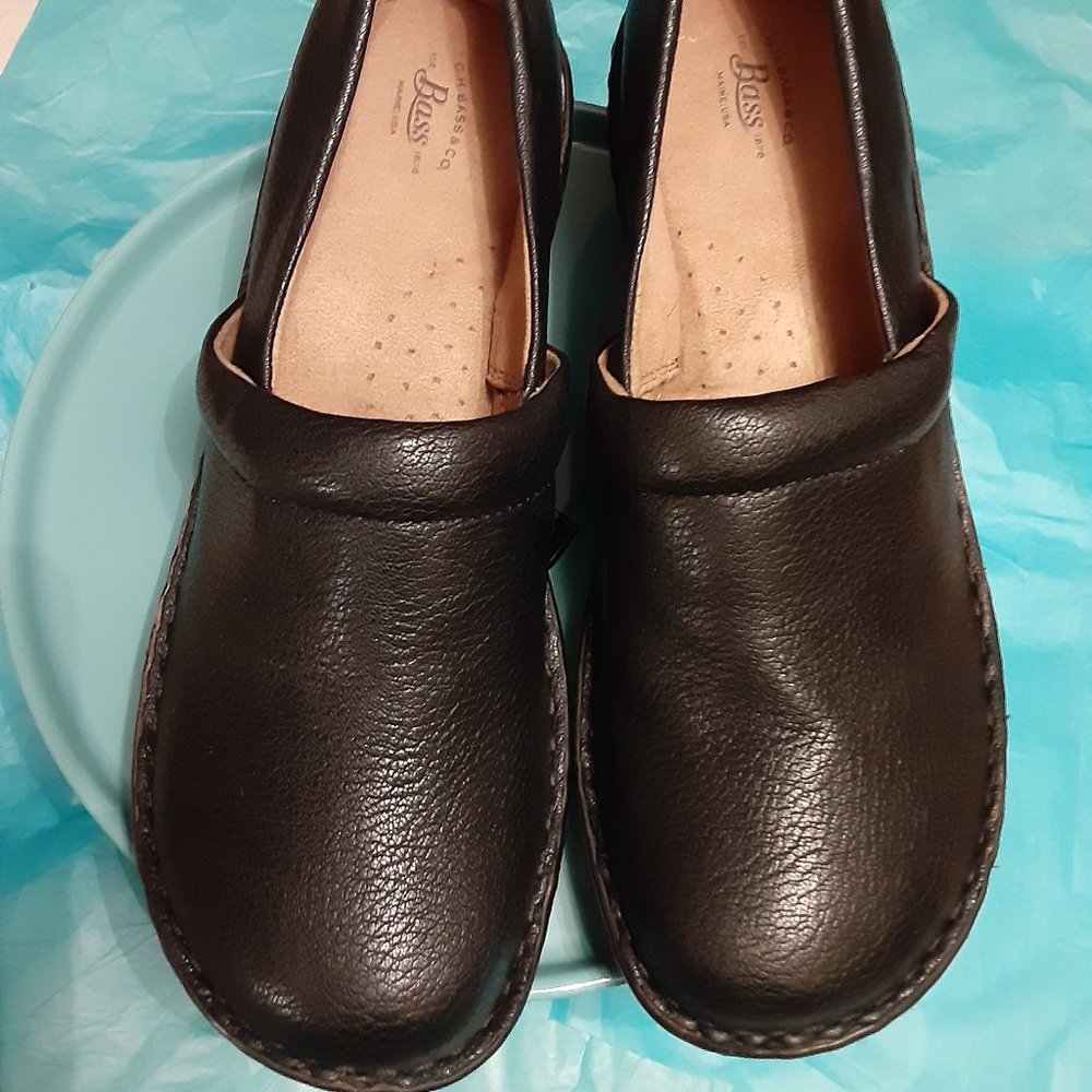 Black Bass clogs size 9.5 gently used
